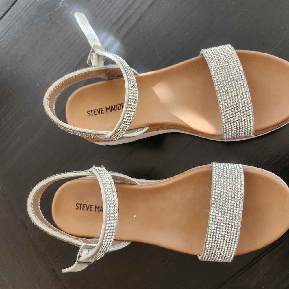 Steve Madden - Picture 3 of 5